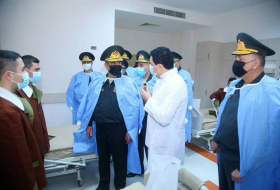 Руководство Минобороны Азербайджана посетило военный госпиталь - Фото